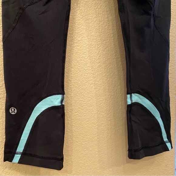 LULULEMON Women Turquoise and Black Cropped Pants Size 4-Fit Small - Picture 4 of 10